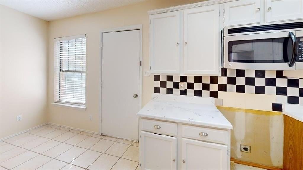 6812 Bolivar Ct - Photo 7 of 25