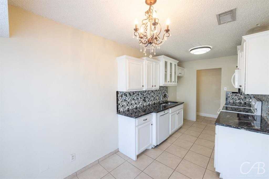 3933 Notre Dame Cir - Photo 5 of 35