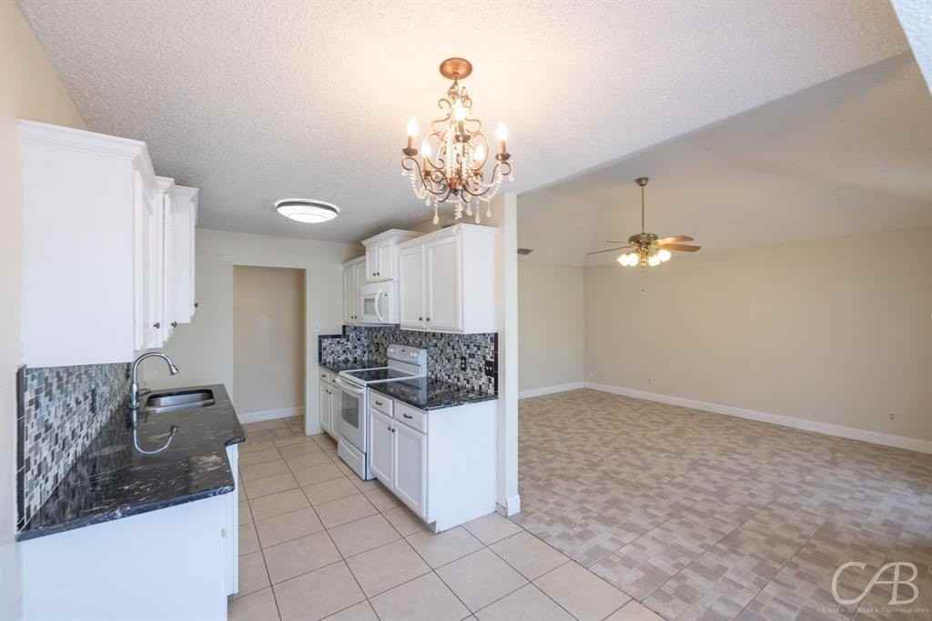 3933 Notre Dame Cir - Photo 6 of 35