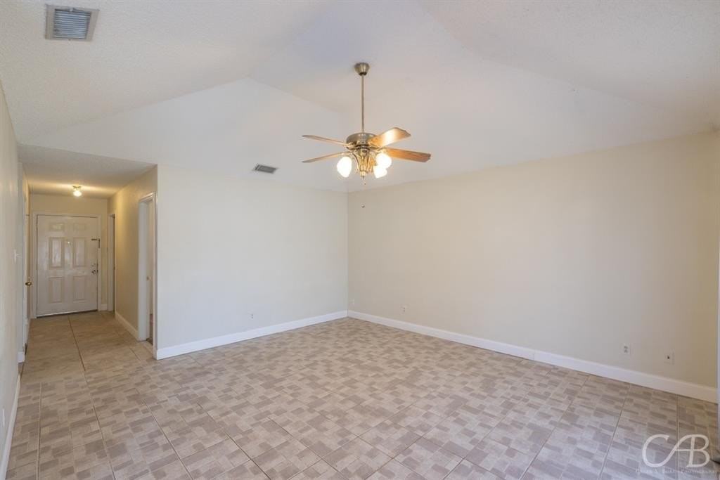 3933 Notre Dame Cir - Photo 7 of 35