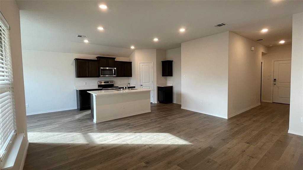 2914 Jasmine Dr - Photo 4 of 17