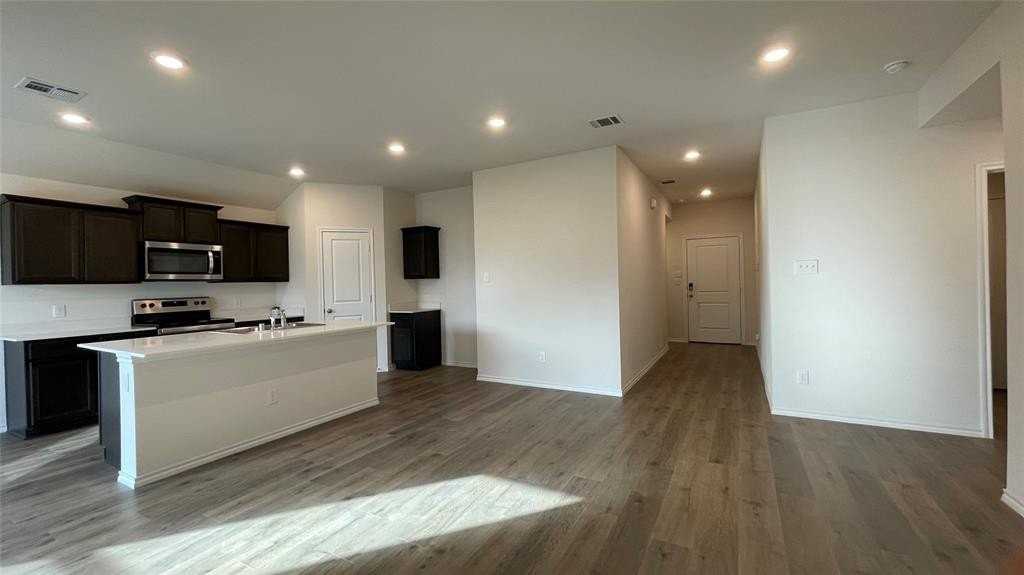 2914 Jasmine Dr - Photo 5 of 17