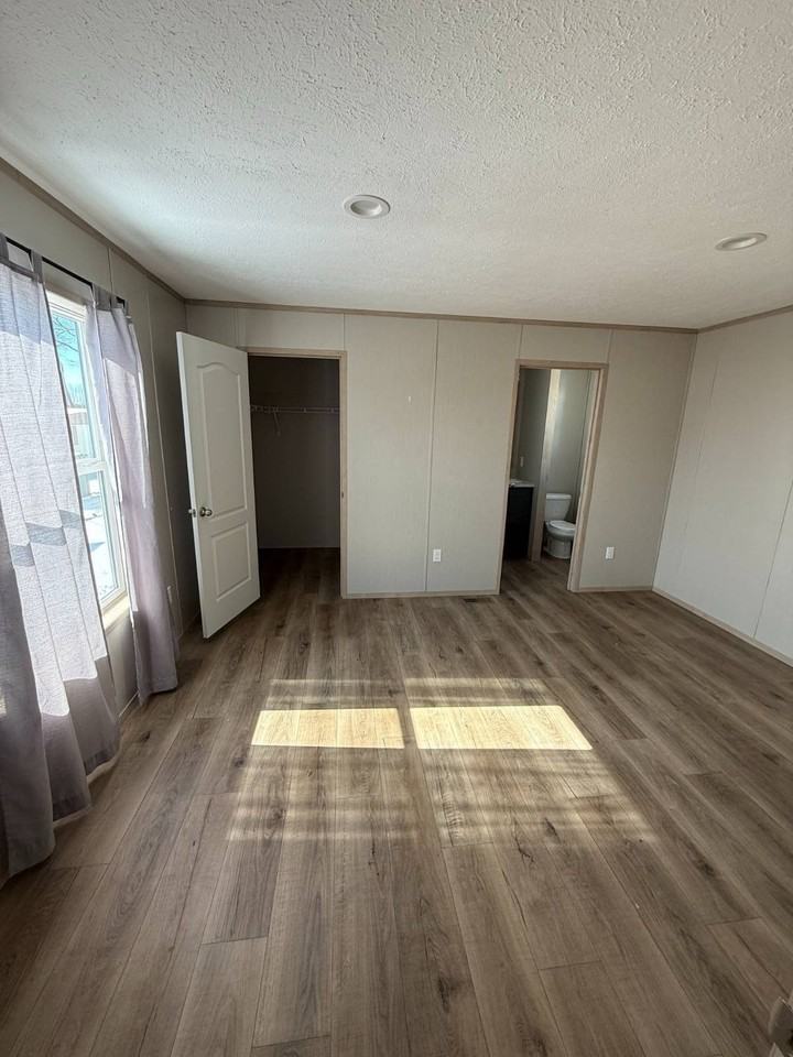 135 E Arlington Dr - Photo 4 of 5