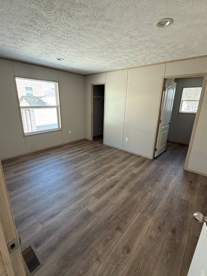 116 Lillian Ln - Photo 4 of 7