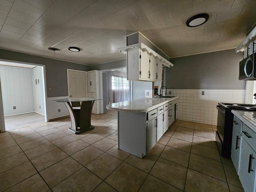 601 Nw 12th Pl - Photo 4 of 15