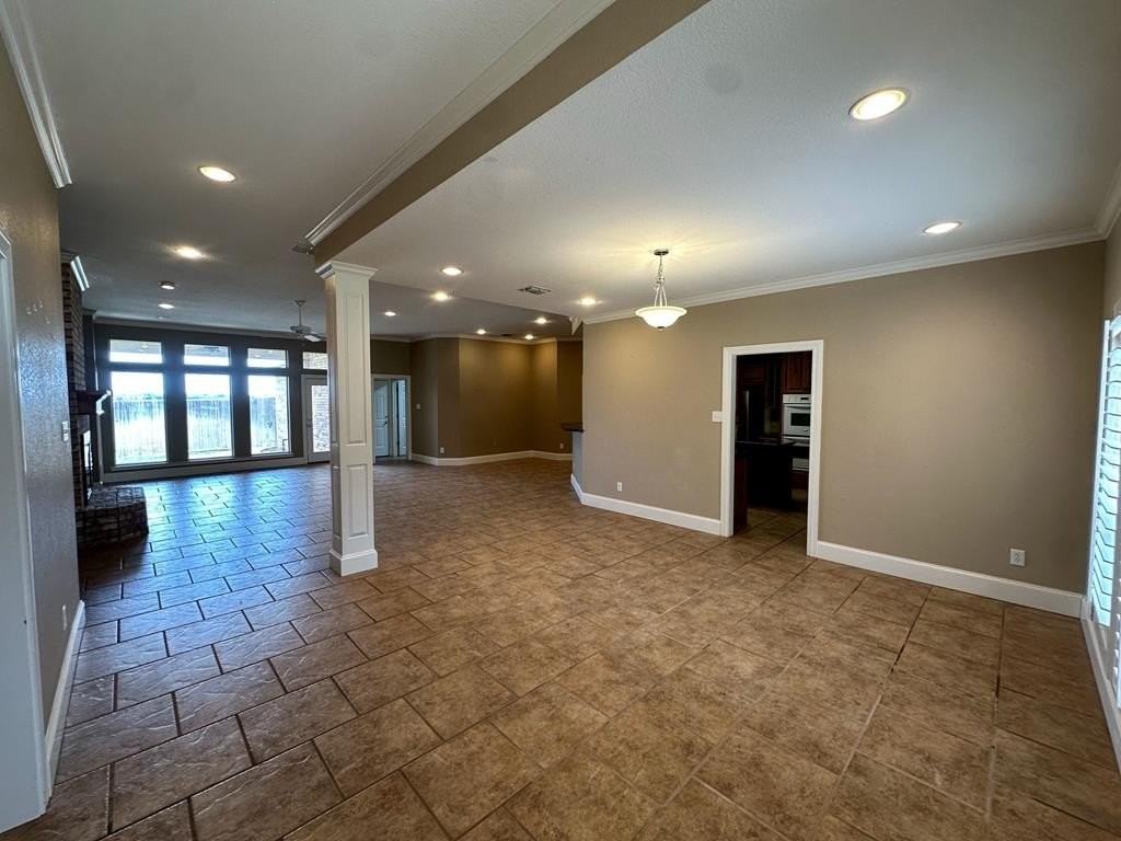 401 Springwood Ct - Photo 6 of 21