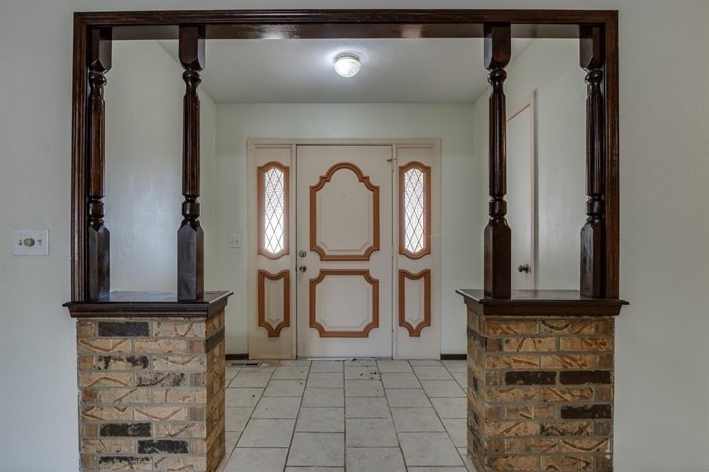 2013 Tanglewood Dr - Photo 3 of 36