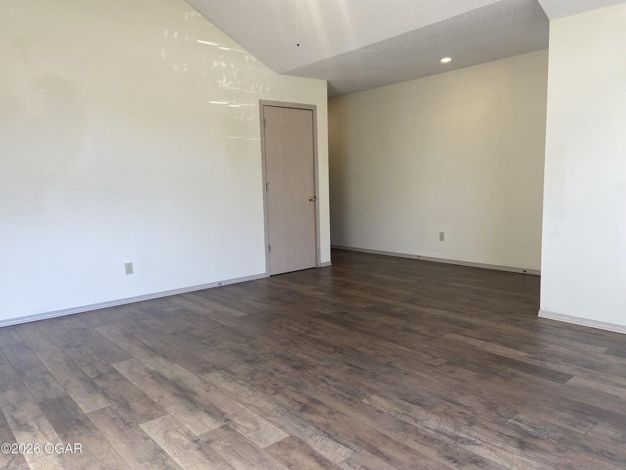 1655 Mayberry Dr - Photo 4 of 12