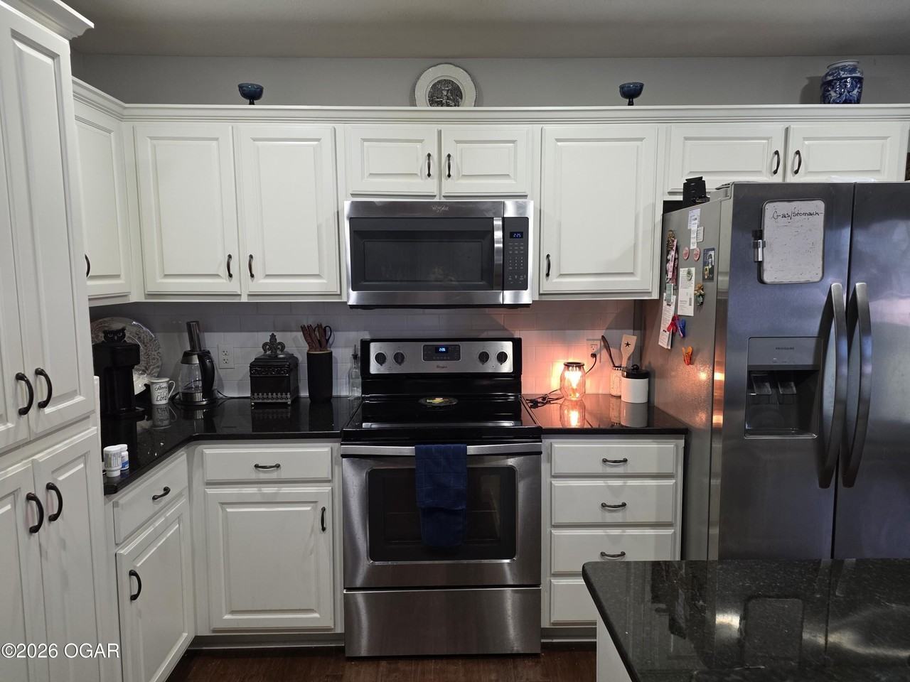 1524 Brewster Ln - Photo 2 of 2