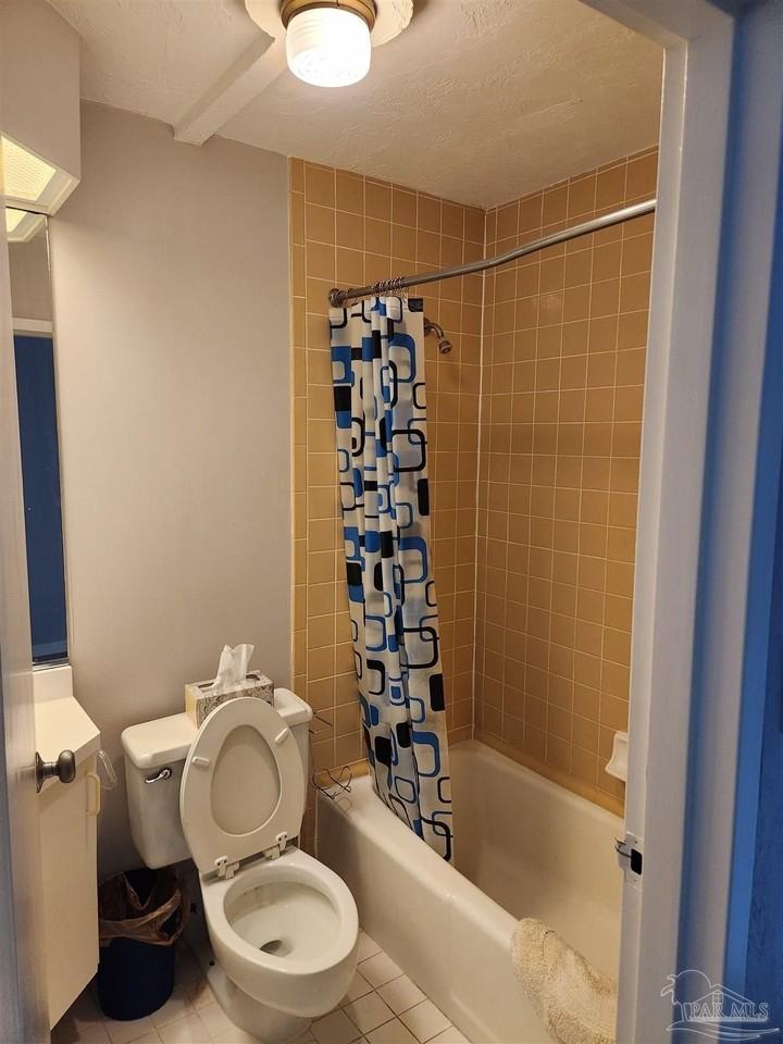 224 E Garden St #441 - Photo 4 of 5
