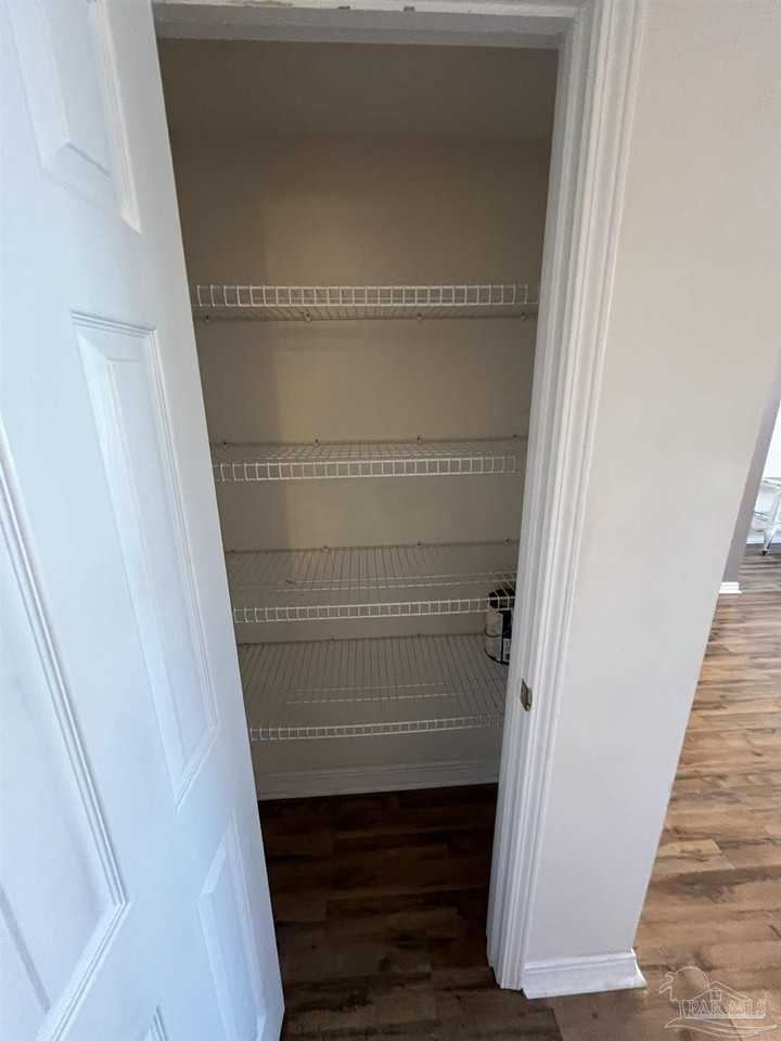 1348 Redwood Ln - Photo 4 of 28