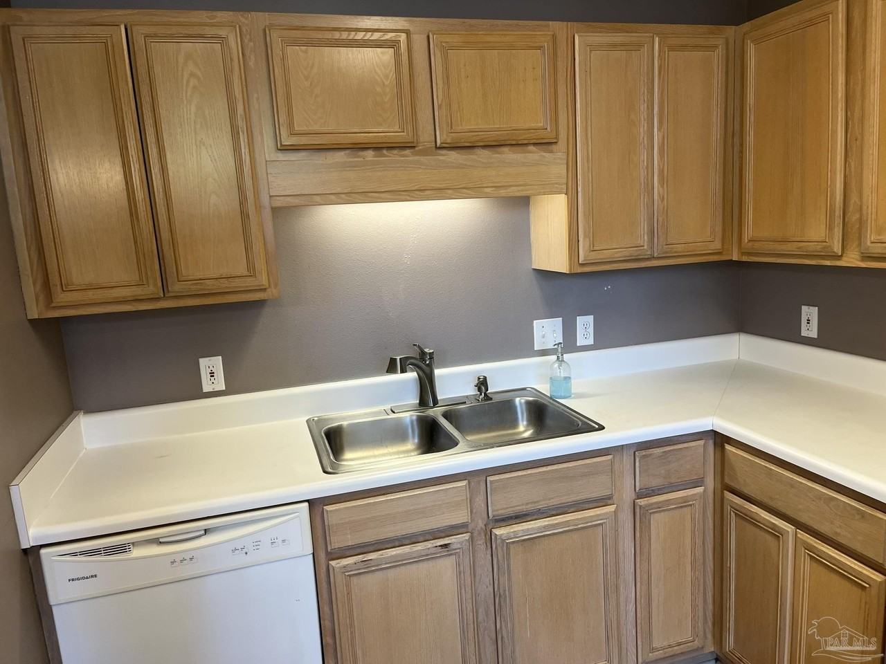 1348 Redwood Ln - Photo 5 of 28