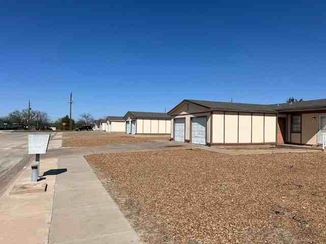 411 36th Pl - Photo 2 of 10