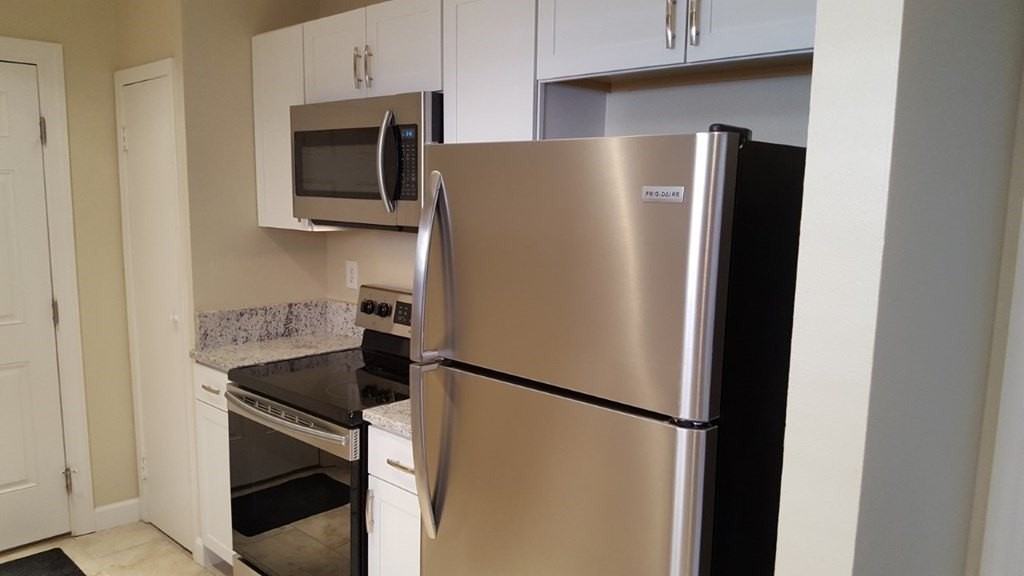 427 Neely Ave Apt A - Photo 6 of 18