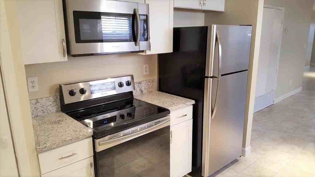 427 Neely Ave Apt A - Photo 7 of 18