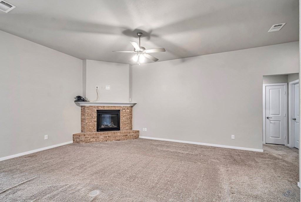 2306 Husk St - Photo 5 of 33