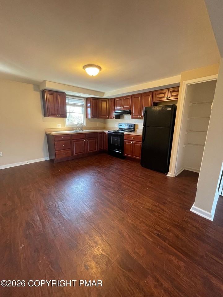 339 Race St Apt C6 - Photo 3 of 9
