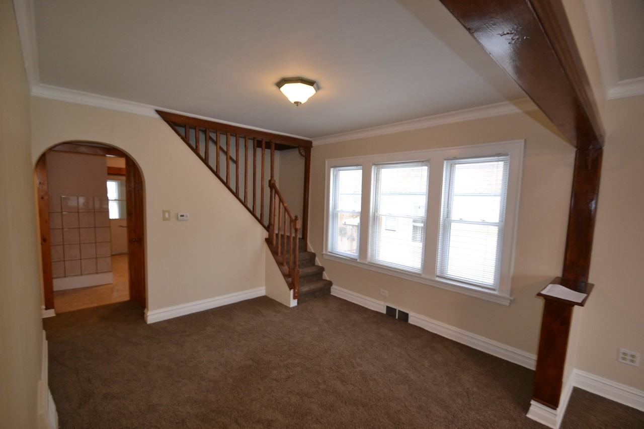 2914 Gustav St - Photo 3 of 11