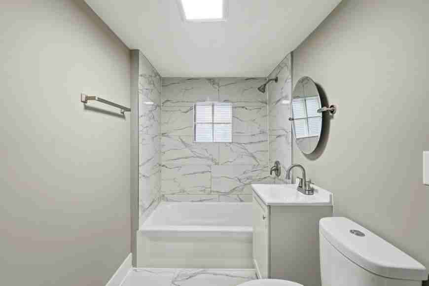 1217 N Harding Ave - Photo 7 of 10