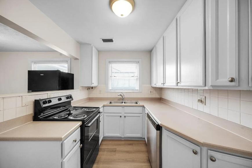 1307 Hamilton St - Photo 7 of 10