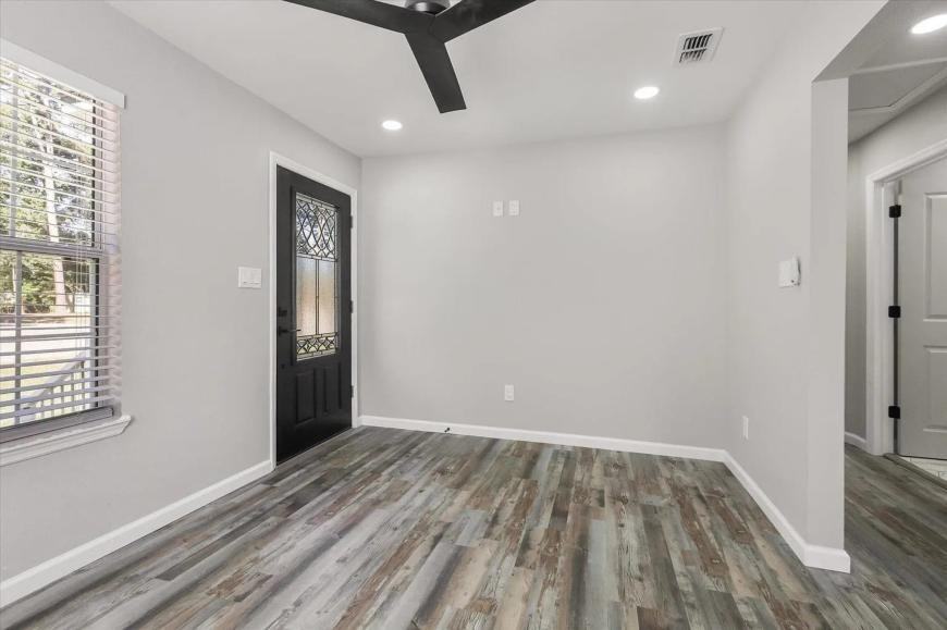 2901 Baltic Ave - Photo 2 of 10