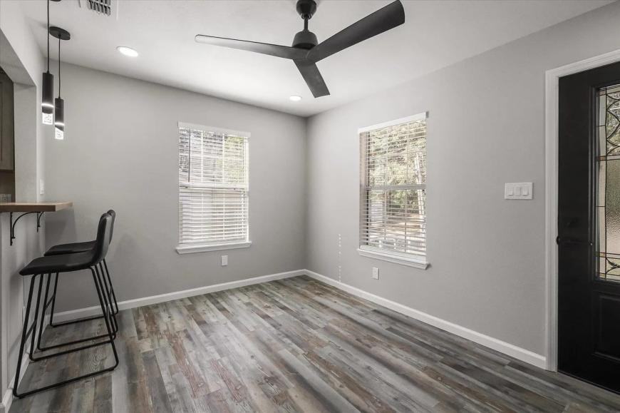 2901 Baltic Ave - Photo 3 of 10