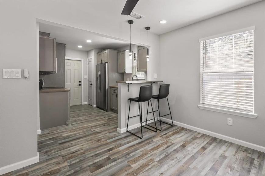 2901 Baltic Ave - Photo 5 of 10