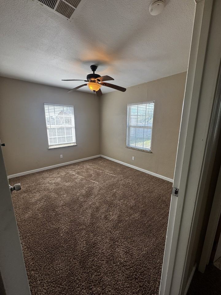 1701 Belmont St #1 - Photo 7 of 10