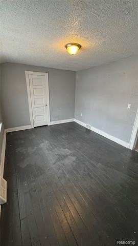 15608 Wabash Upper Street - Photo 3 of 7