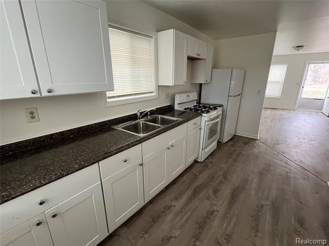 438 Kenilworth Ave - Photo 6 of 18