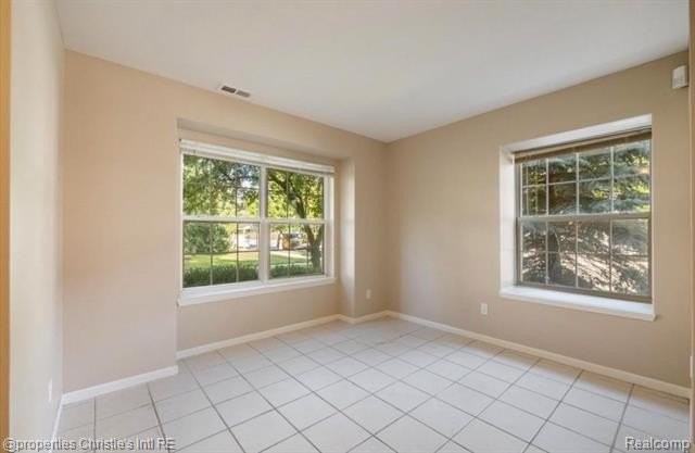 22089 Parkview Dr - Photo 7 of 11