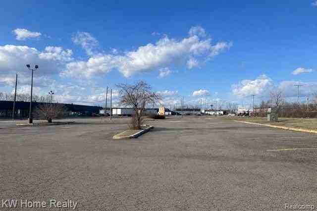 20800 Groesbeck Hwy - Photo 4 of 8