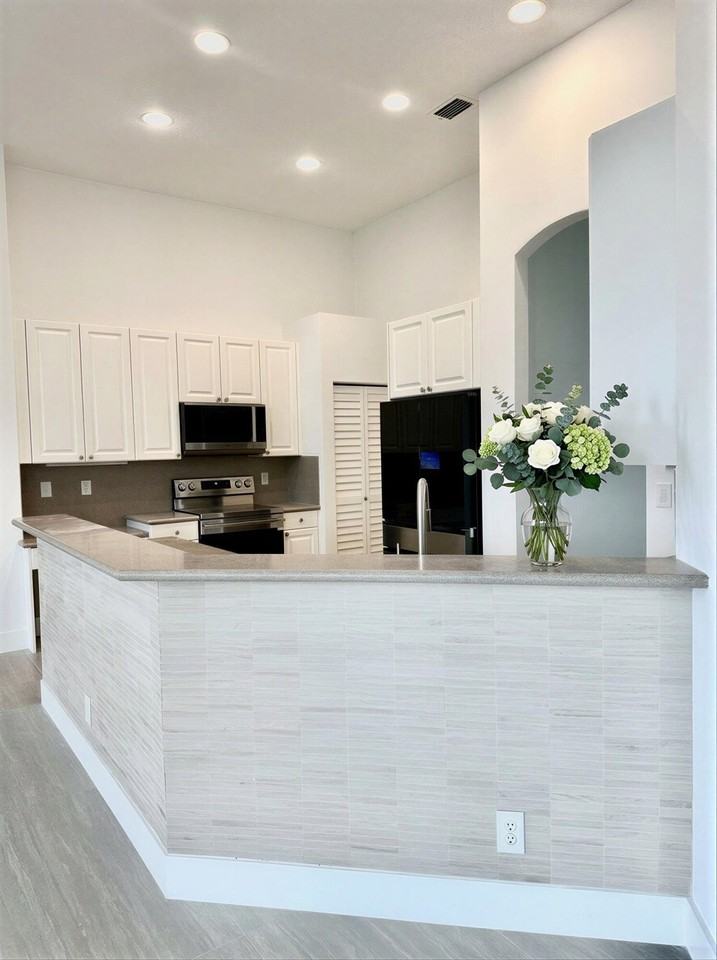 10216 Lexington Estates Blvd - Photo 7 of 20