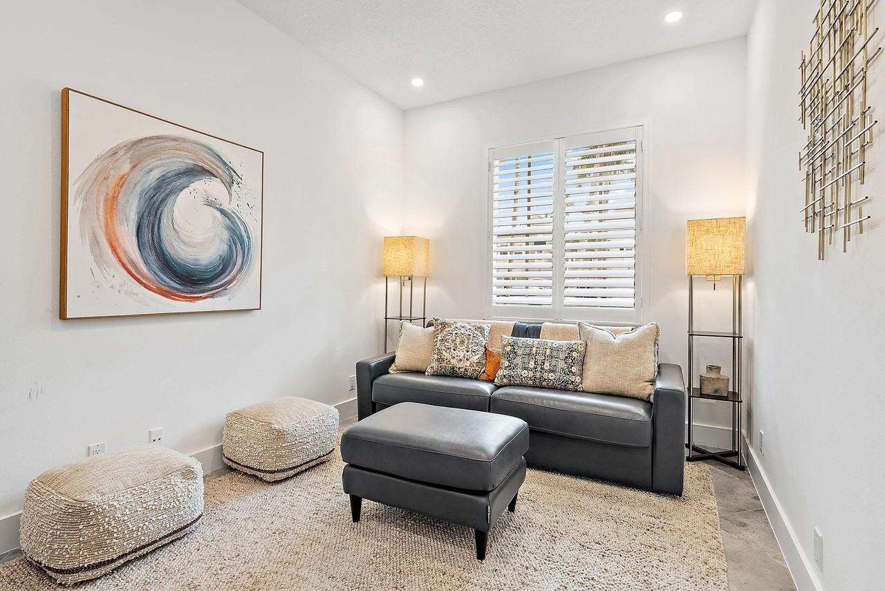 503 Resort Ln - Photo 4 of 36