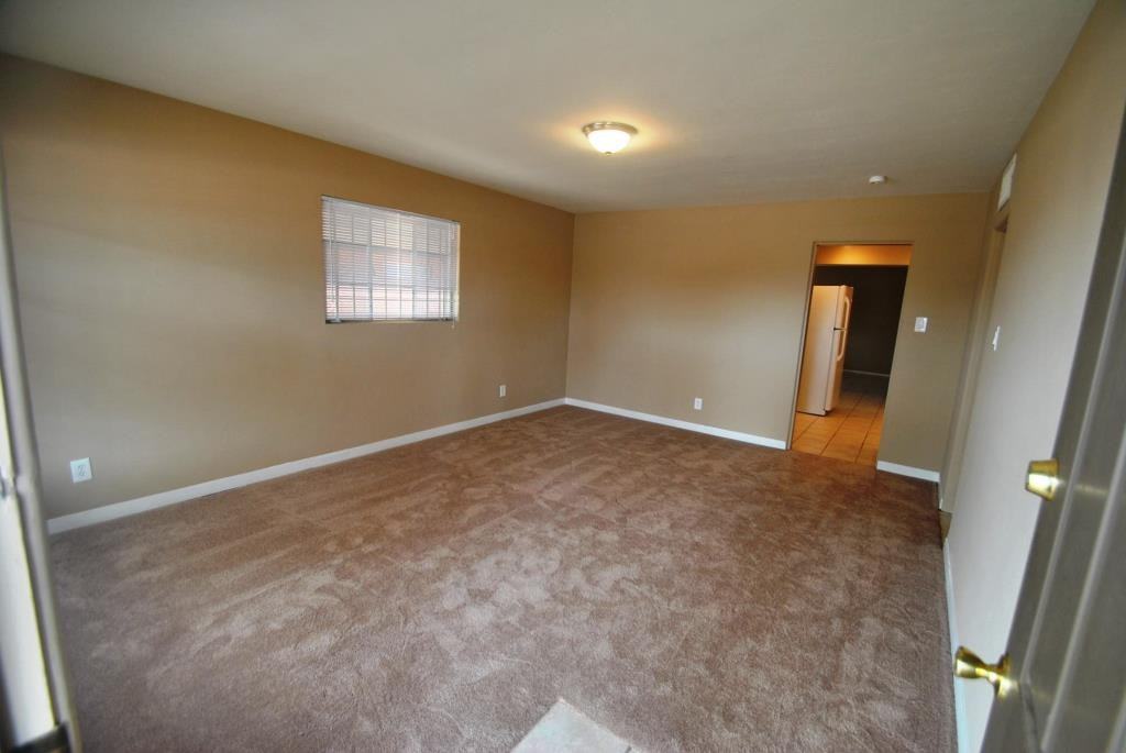 3842 N 21st Dr - Photo 2 of 11