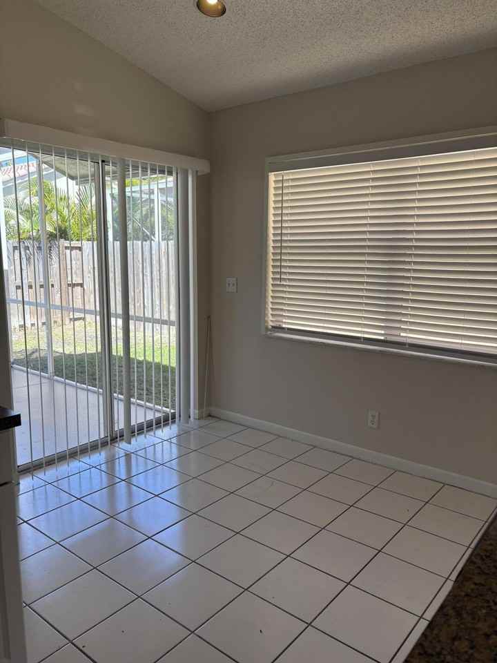 10749 Cypress Lake Ter - Photo 5 of 14