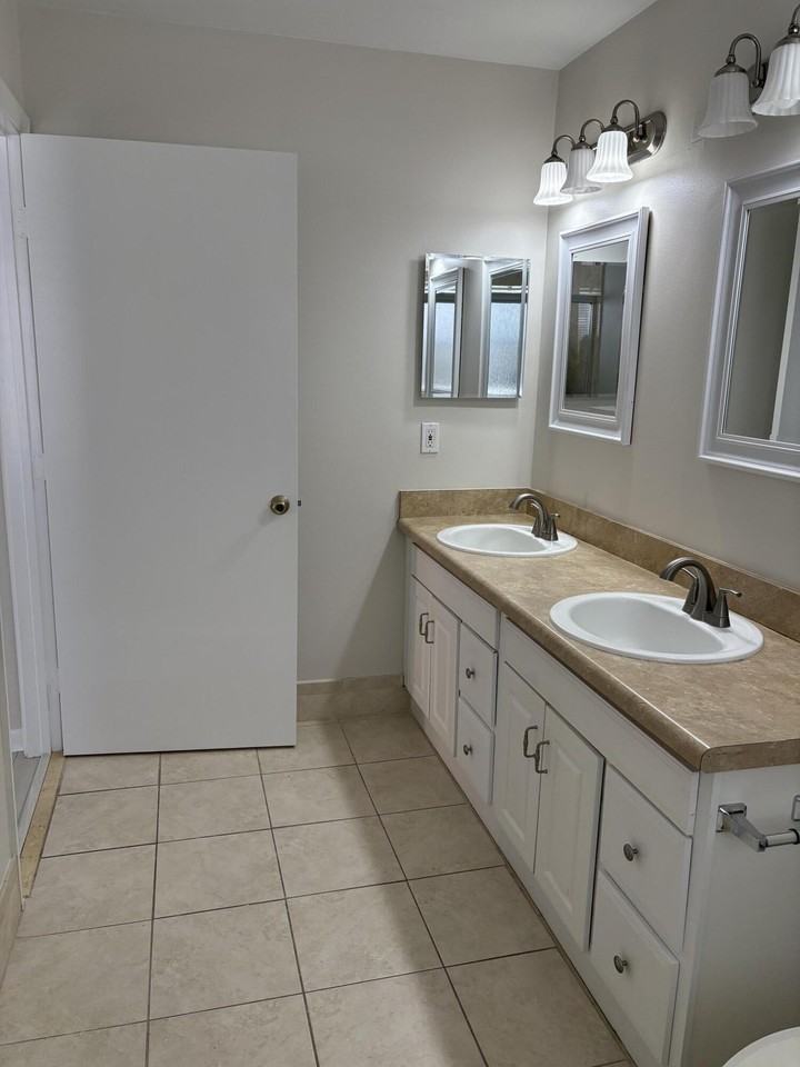 10749 Cypress Lake Ter - Photo 7 of 14