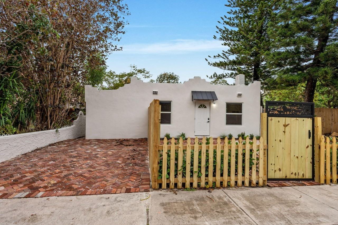 818 Briggs St - Photo 2 of 29