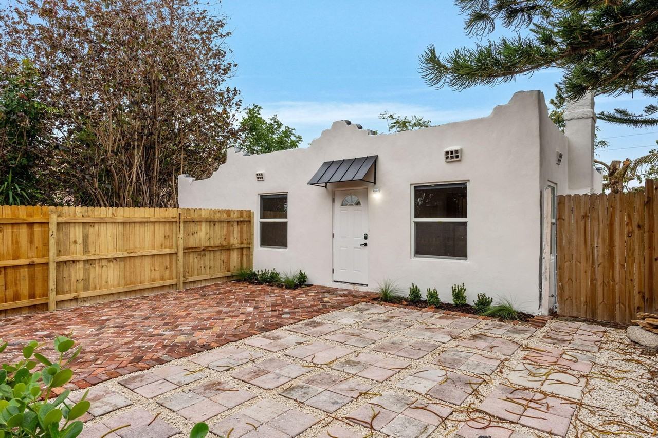 818 Briggs St - Photo 3 of 29