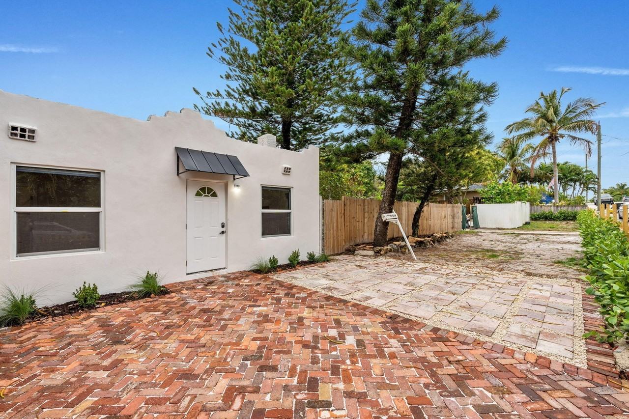 818 Briggs St - Photo 4 of 29