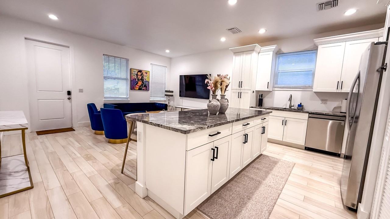 214 N C St - Photo 6 of 20