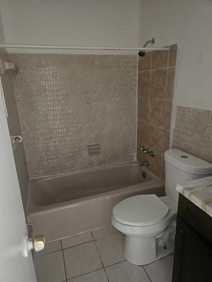 4140 Nw 30th Ter - Photo 3 of 7