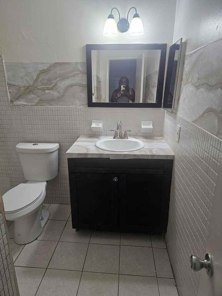 4140 Nw 30th Ter - Photo 5 of 7