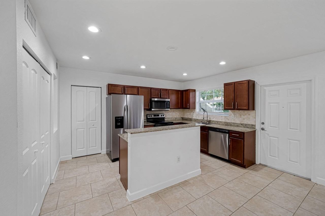 3525 Nw 114th Ln Unit 3529 - Photo 7 of 21