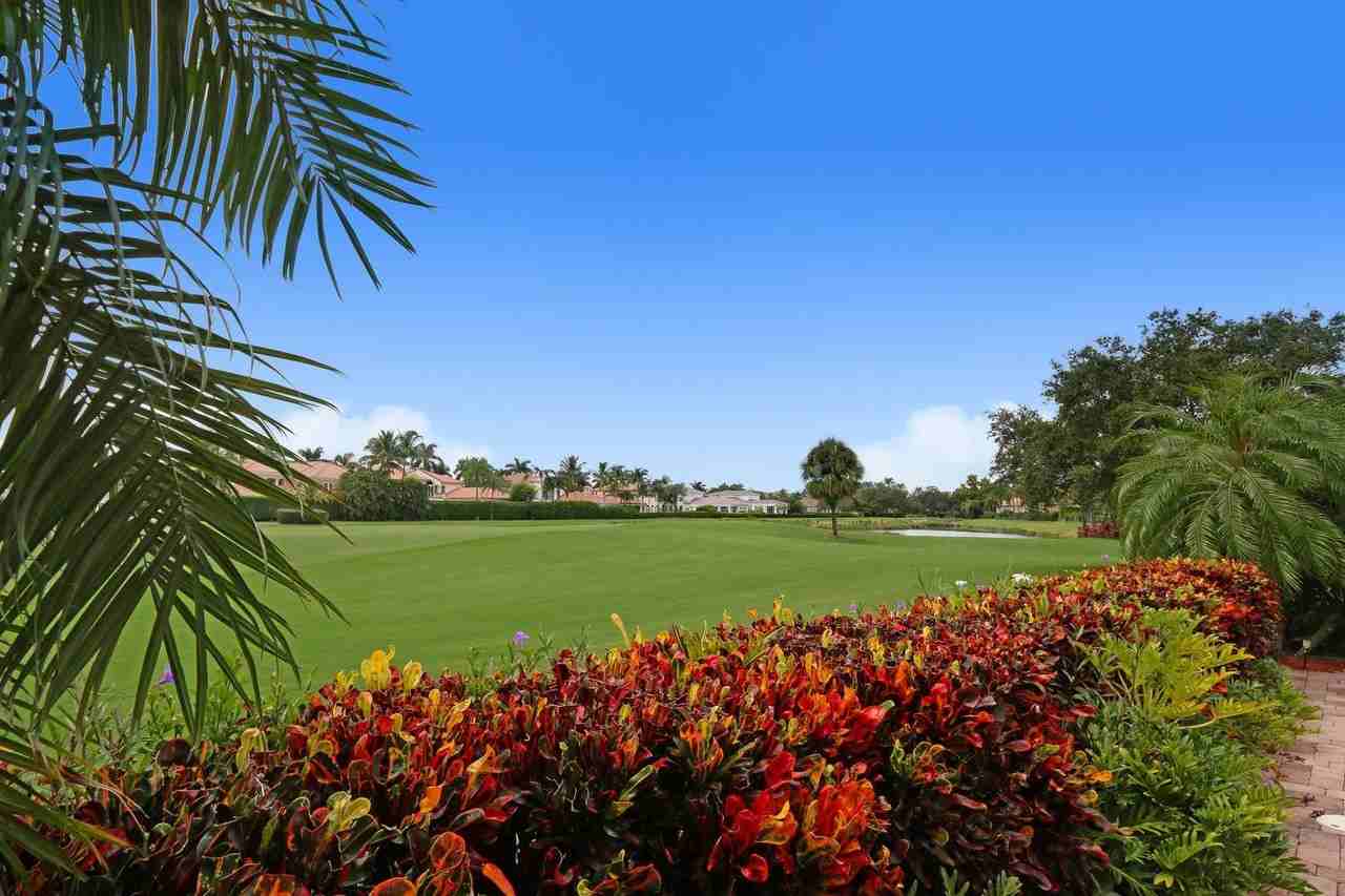 528 Les Jardin Dr - Photo 2 of 50