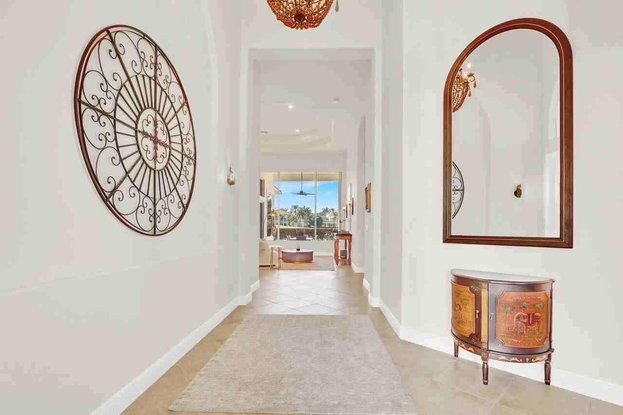 528 Les Jardin Dr - Photo 4 of 50