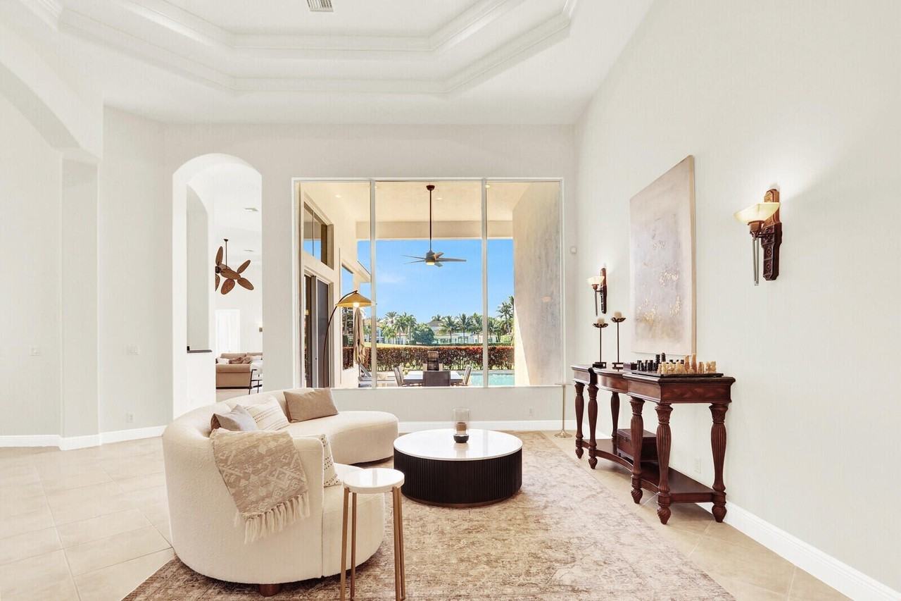 528 Les Jardin Dr - Photo 5 of 50