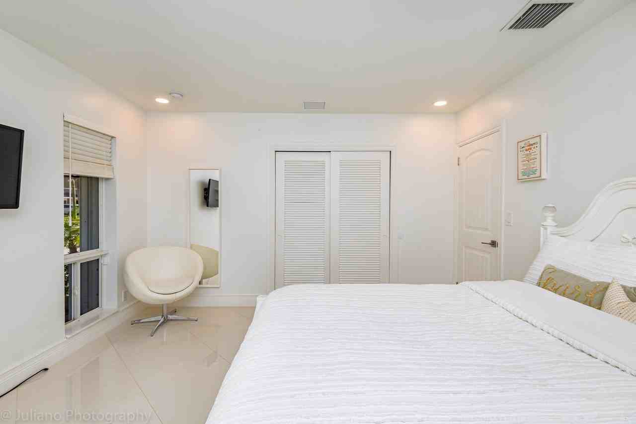 1510 Se 14th Ct - Photo 3 of 27