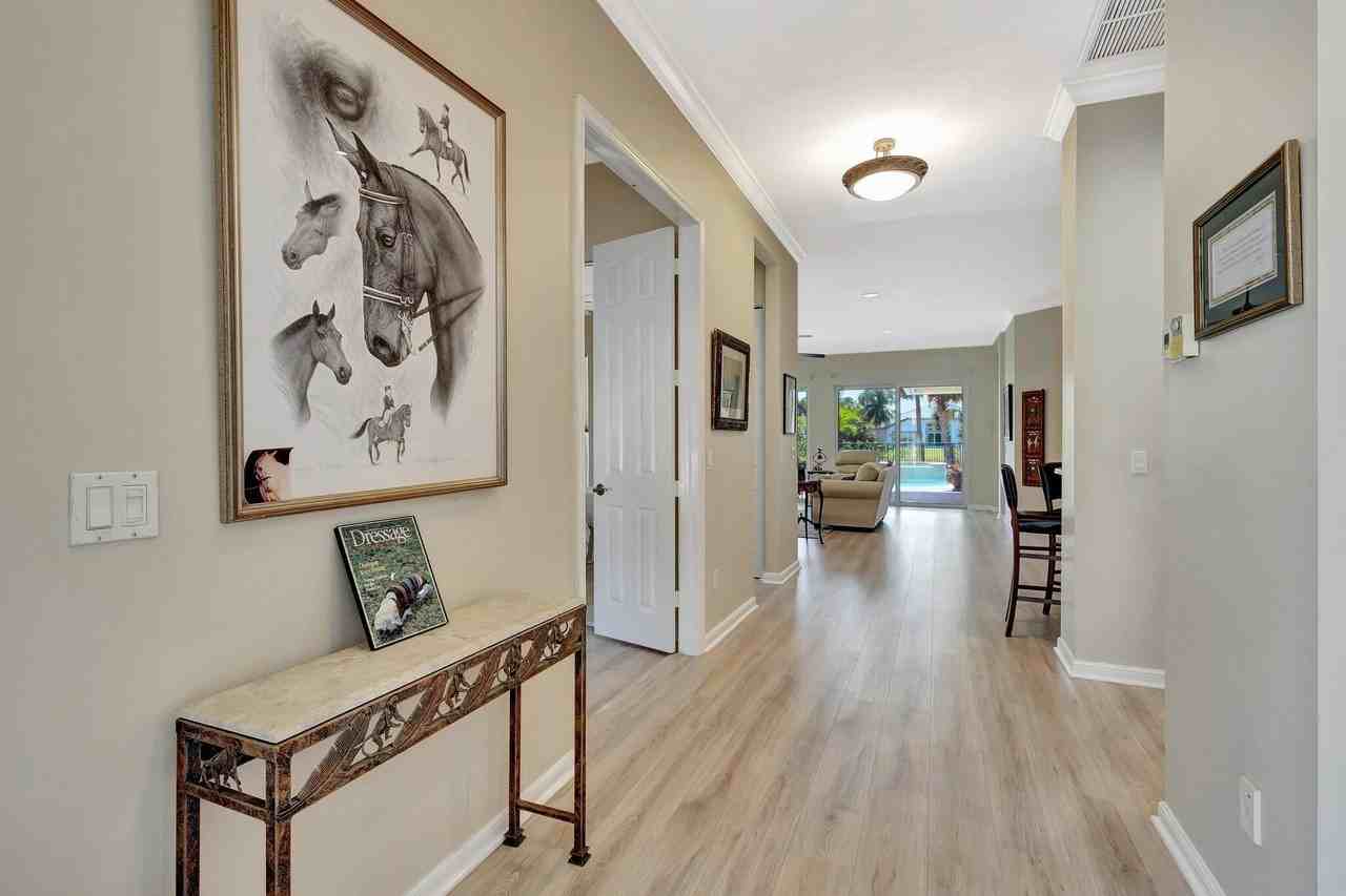 2941 Twin Oaks Way - Photo 4 of 33