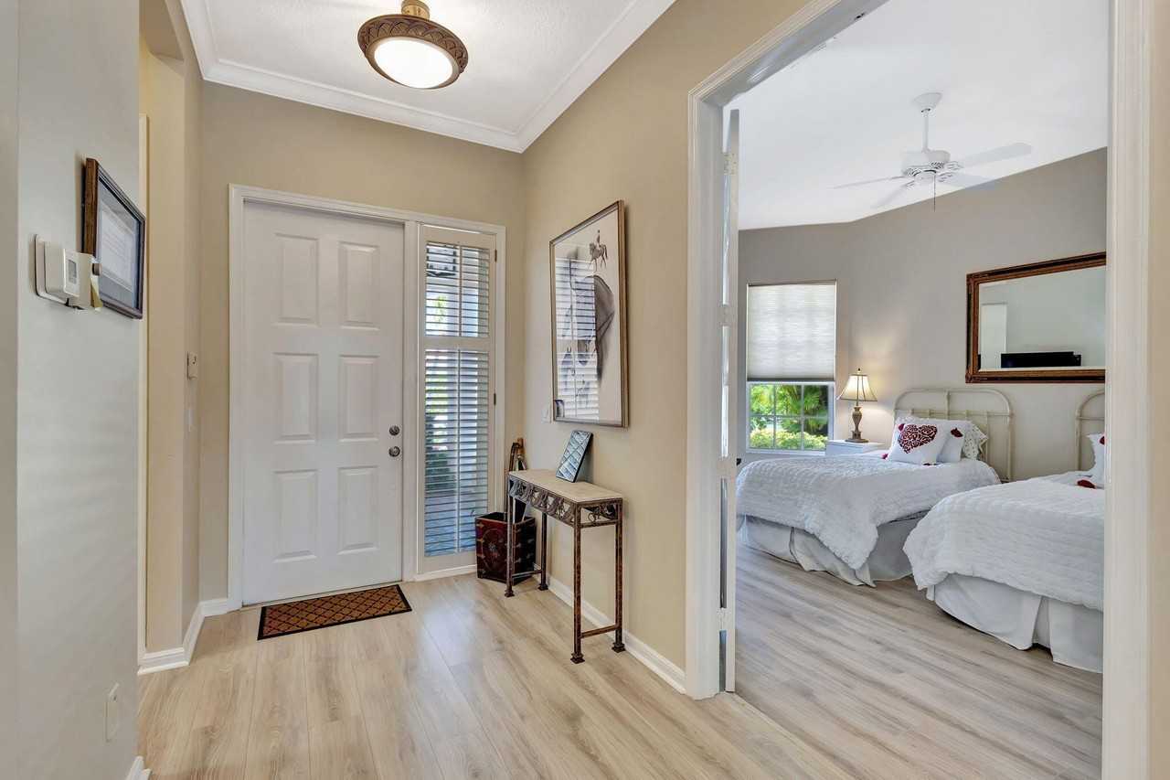 2941 Twin Oaks Way - Photo 5 of 33